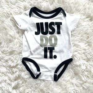 Nike boys onesie, size 0-3mo, worn once.